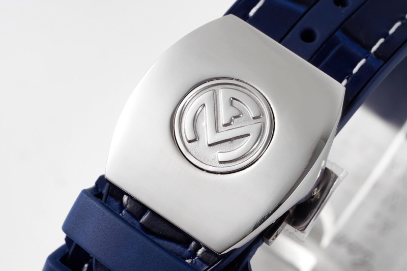 Watch0690