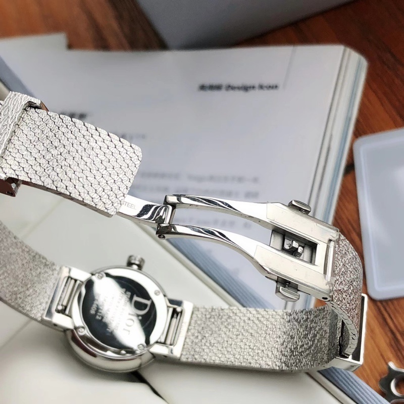 Watch0825