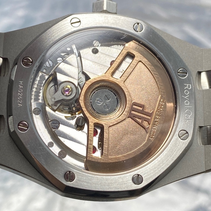 Watch0133