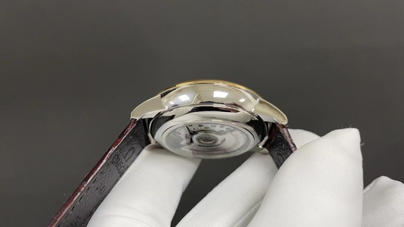 Watch0258