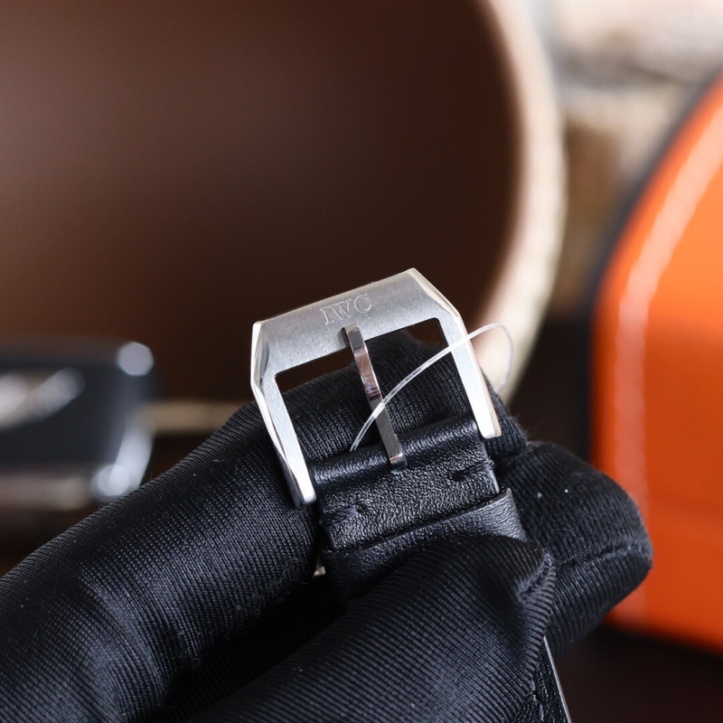 Watch0383
