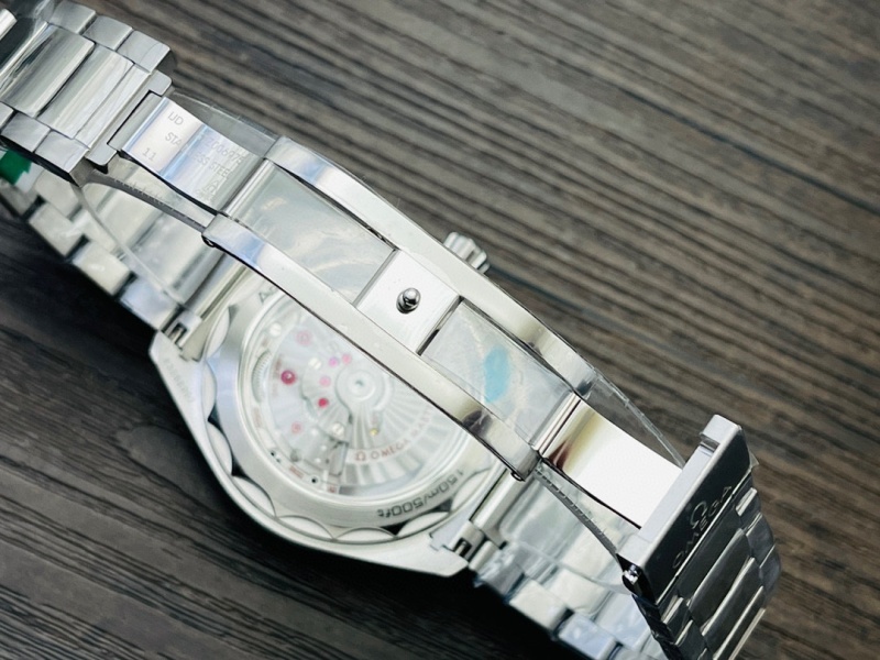 Watch0176