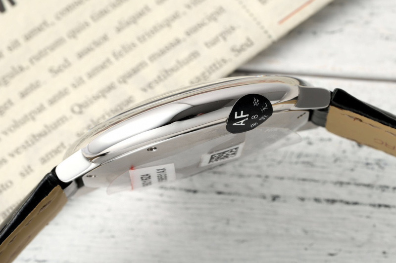 Watch0444