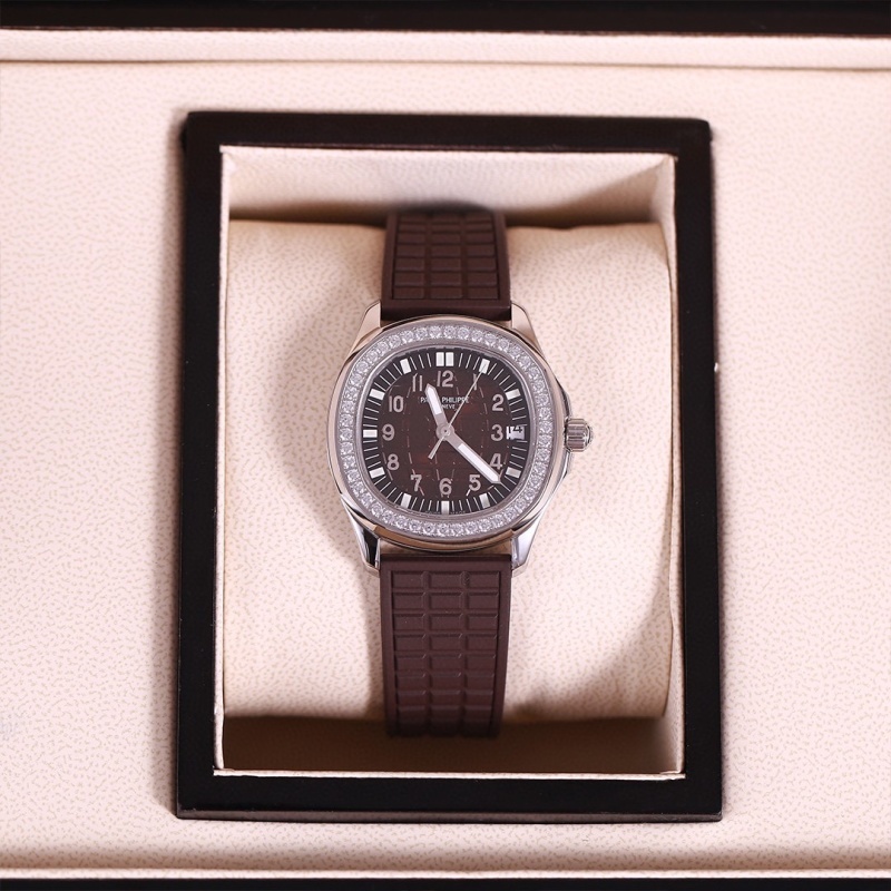 Watch0577