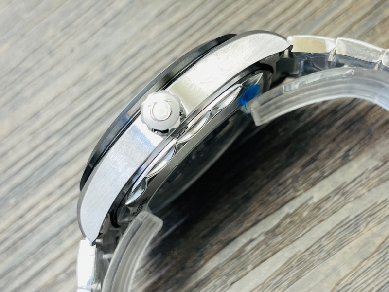 Watch0176