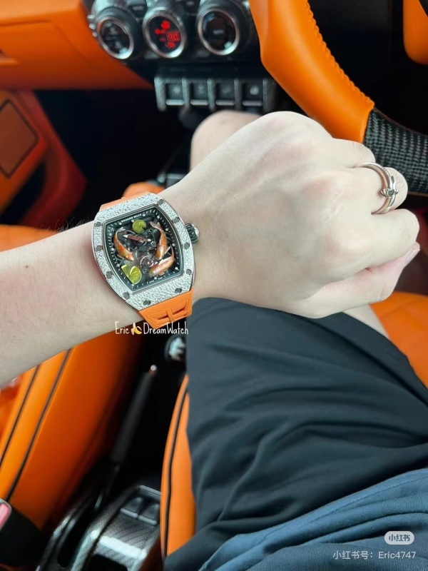 Watch0693