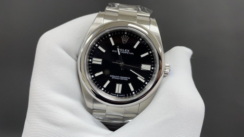 Watch0764