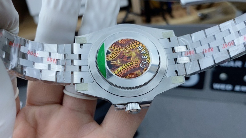 Watch0205