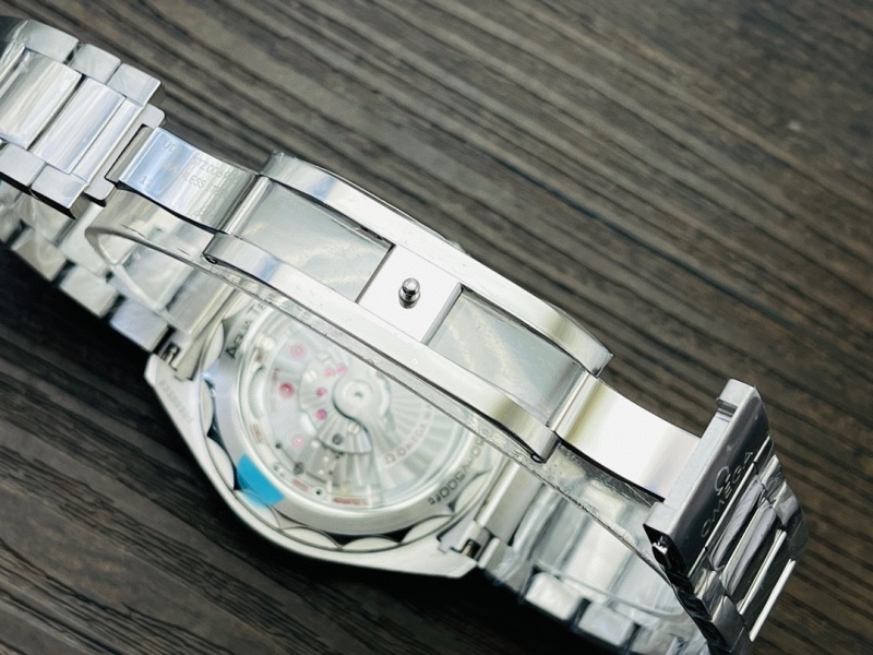 Watch0177