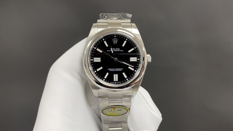 Watch0764