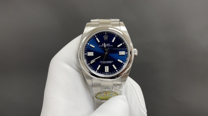 Watch0768