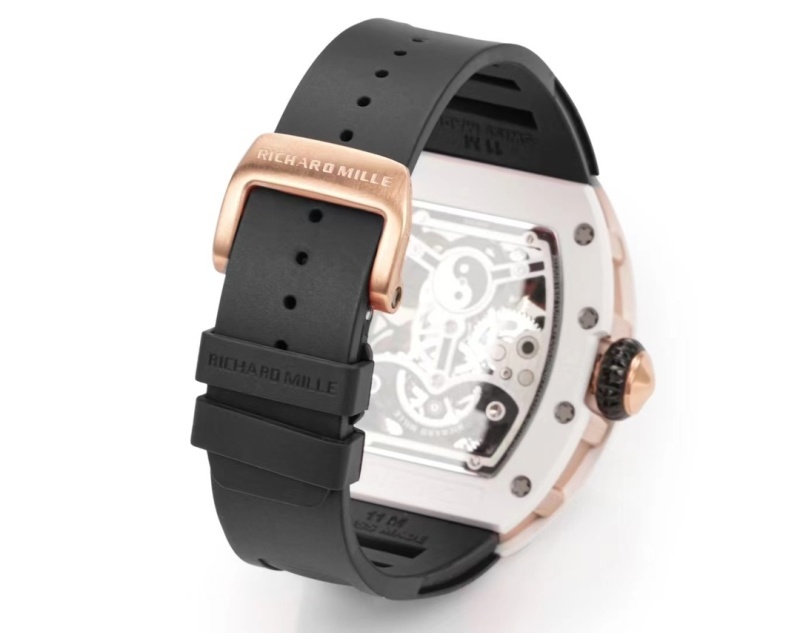 Watch0700
