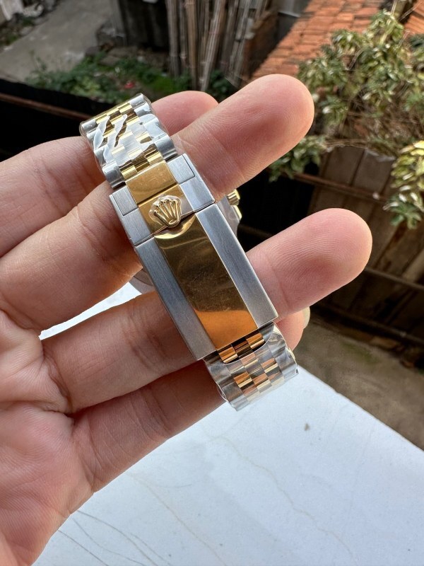 Watch0184