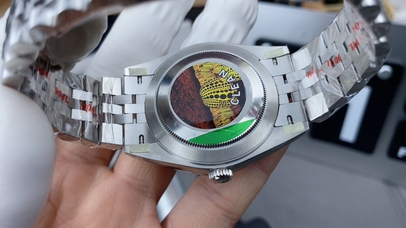 Watch0208