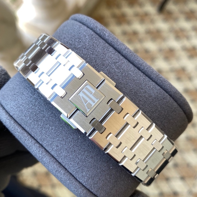 Watch0014