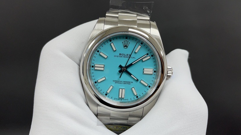 Watch0767