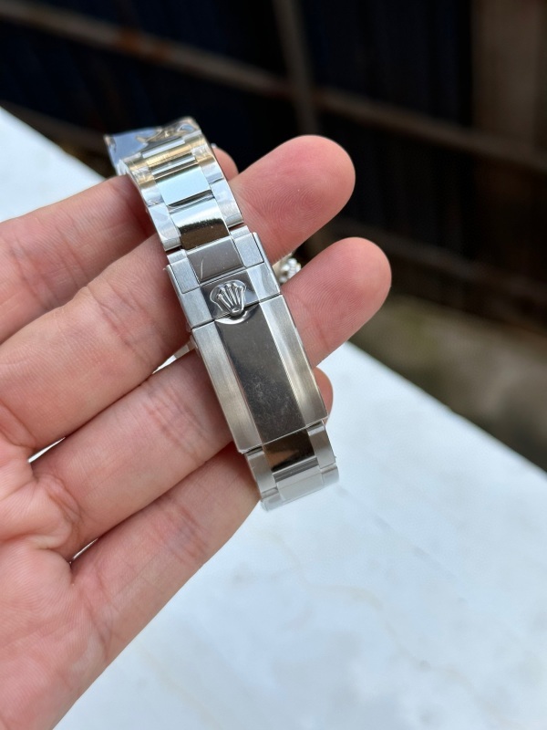 Watch0194