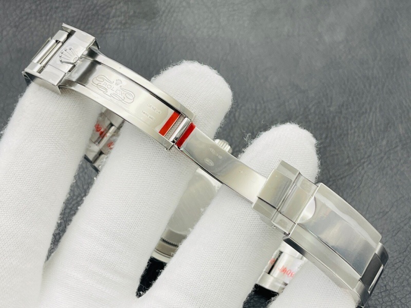 Watch0458
