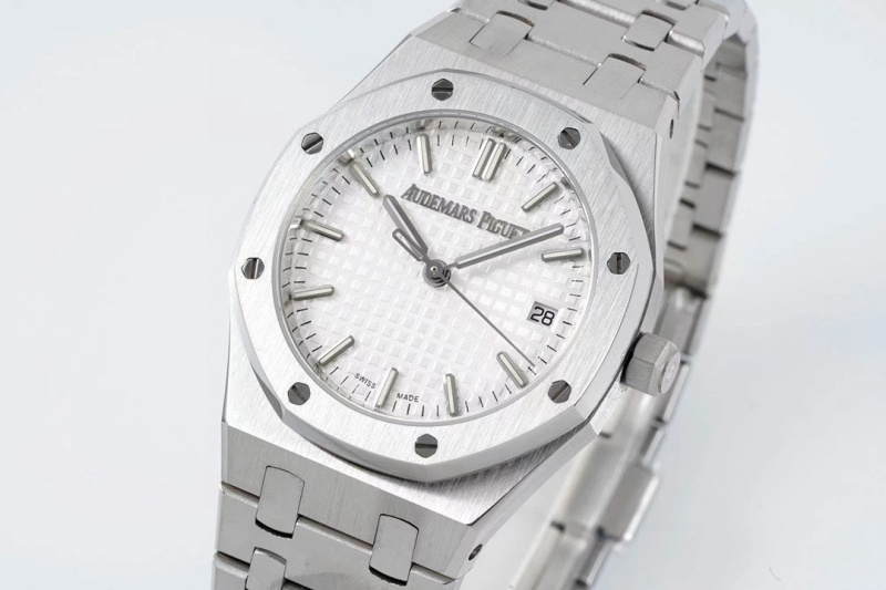 Watch0388