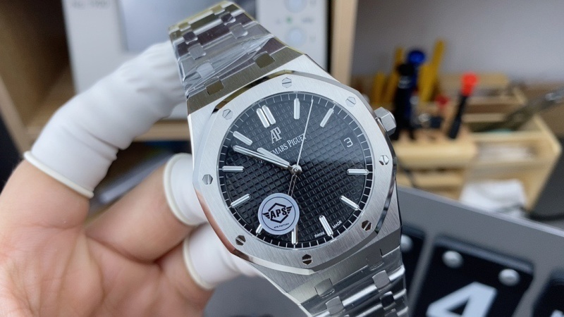 Watch0210