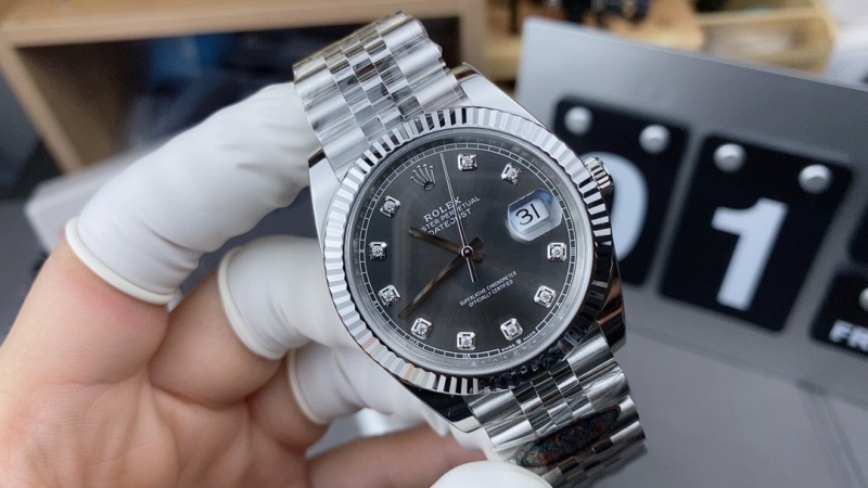 Watch0208