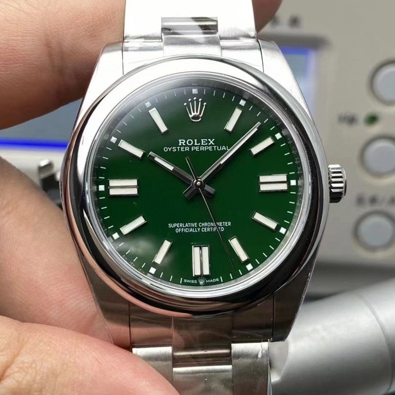 Watch0759