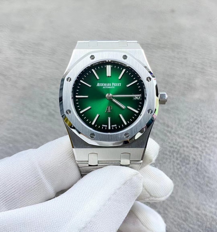 Watch0794