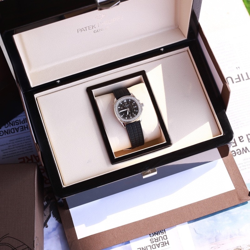Watch0576