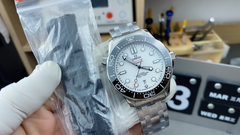 Watch0204