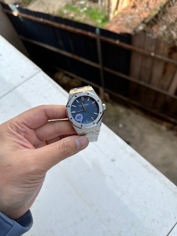 Watch0186