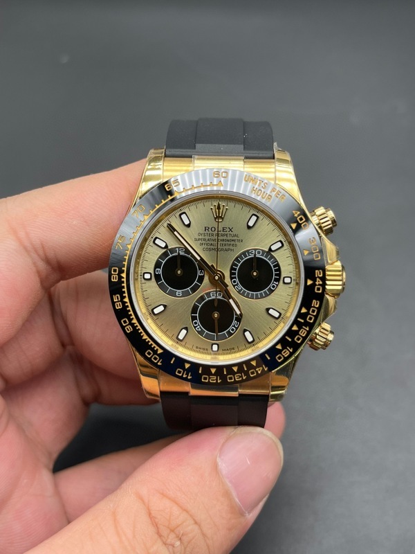 Watch0079
