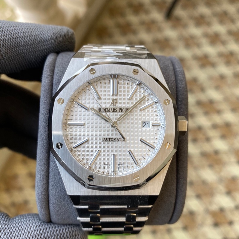 Watch0014
