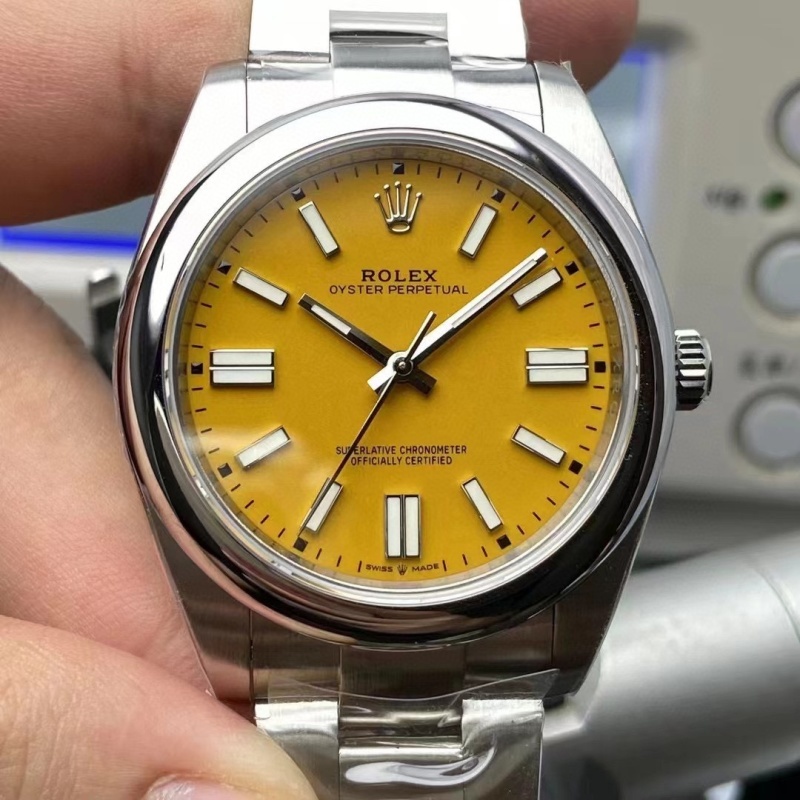 Watch0760