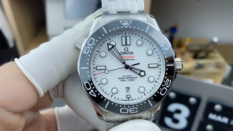 Watch0204