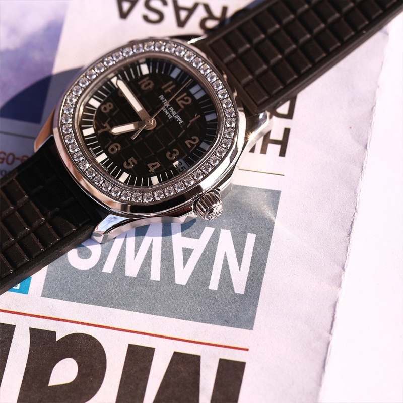 Watch0576
