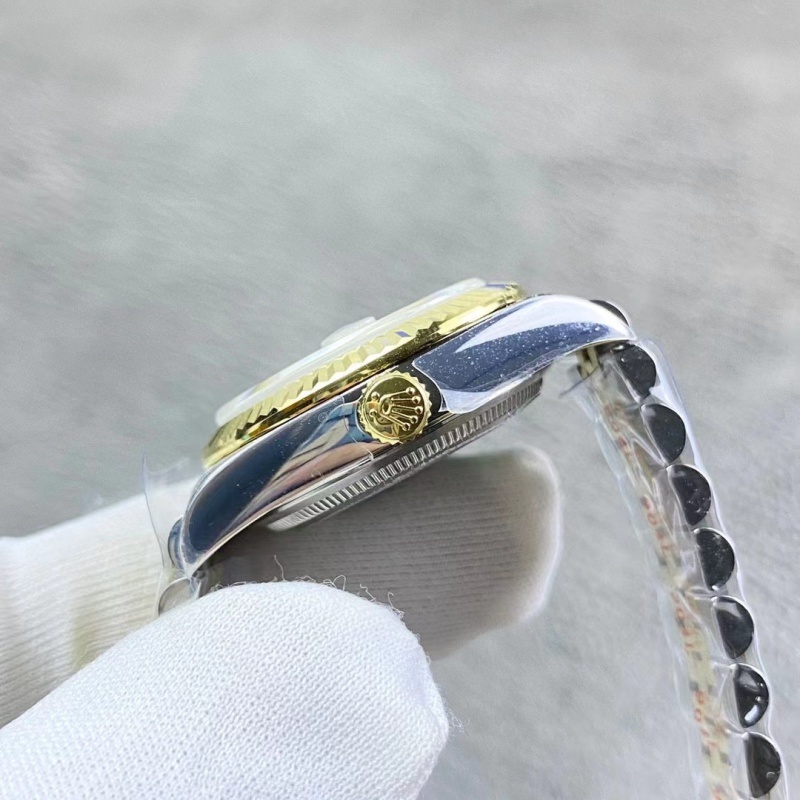 Watch0356