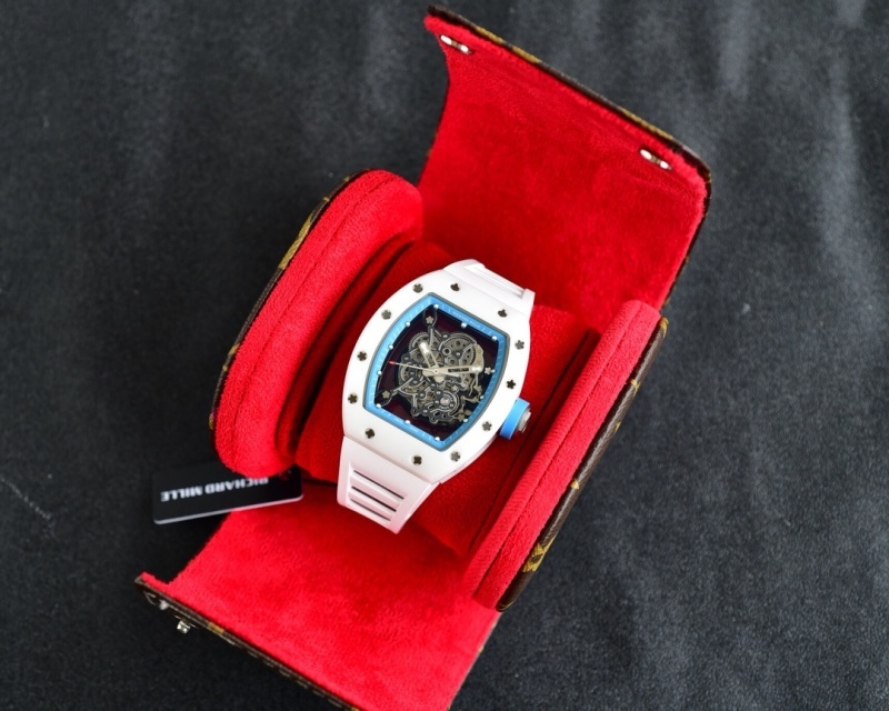 Watch0251