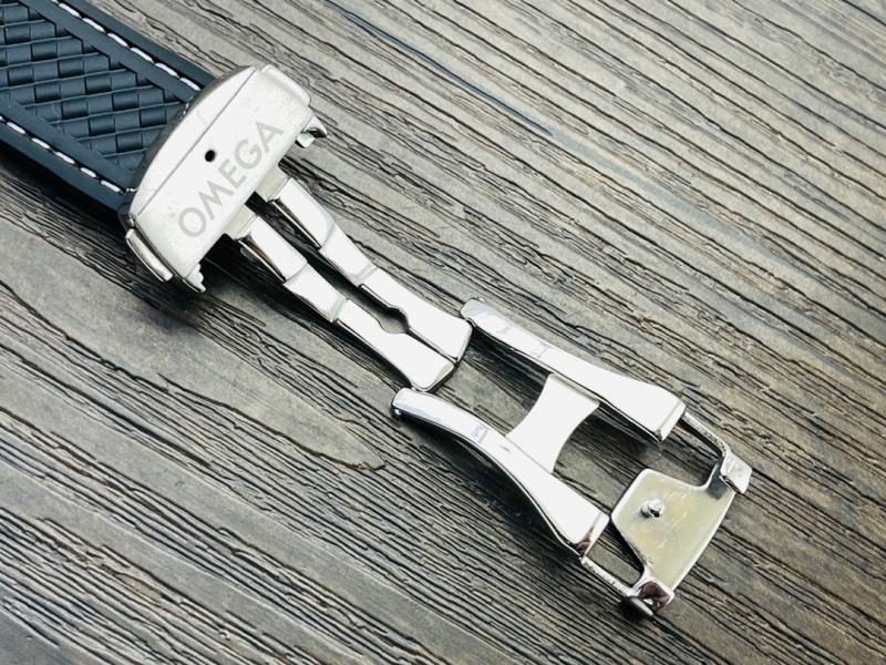Watch0180