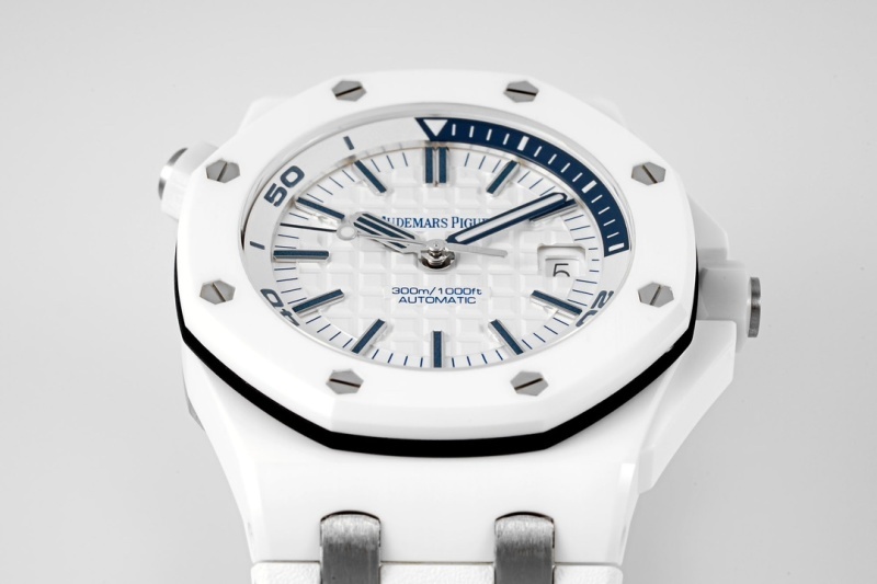 Watch0537