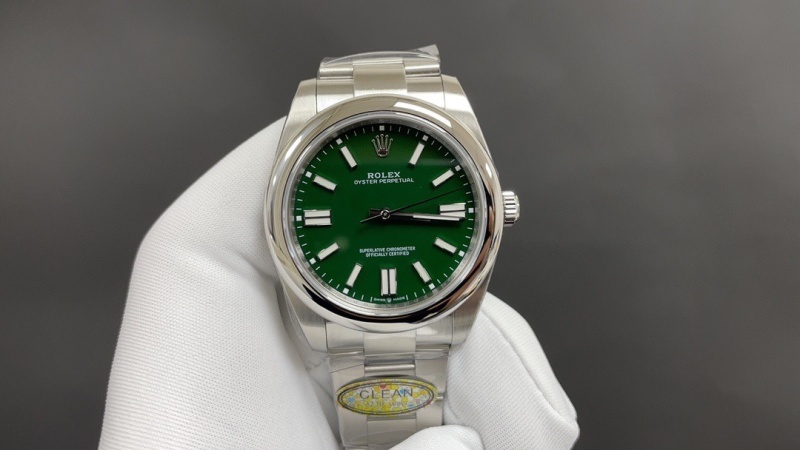 Watch0766