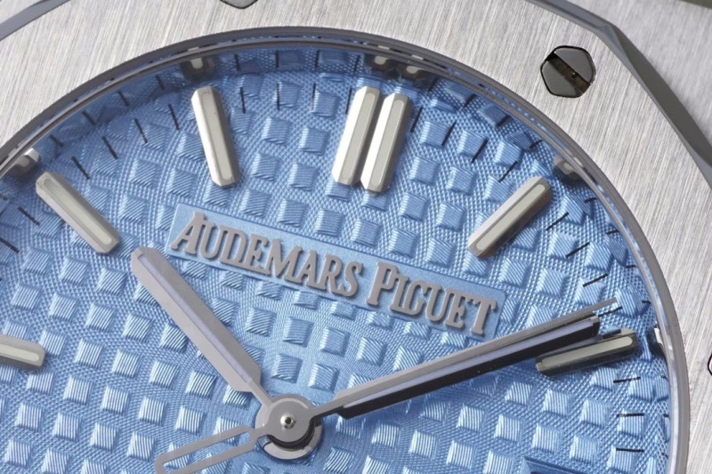 Watch0386