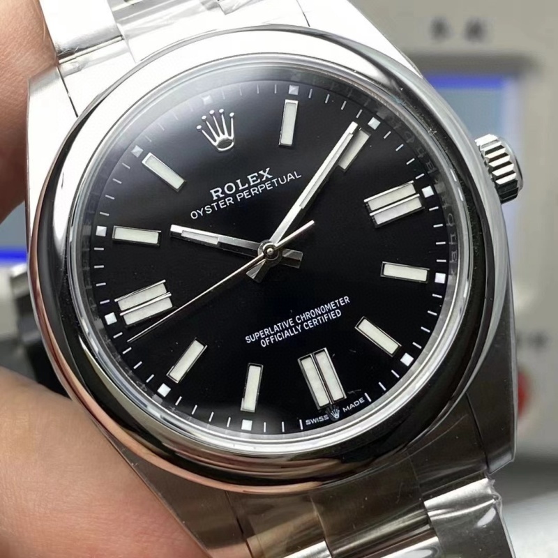 Watch0762
