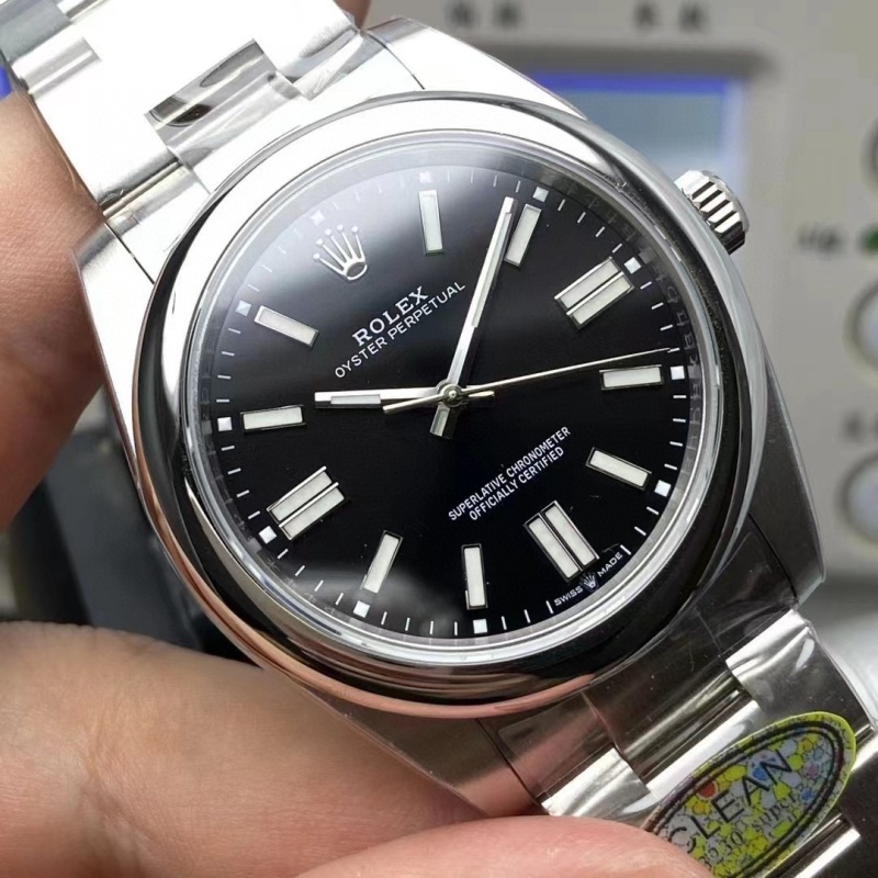 Watch0762