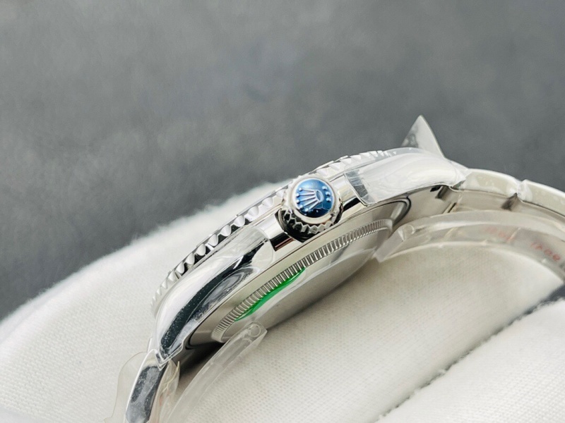 Watch0458