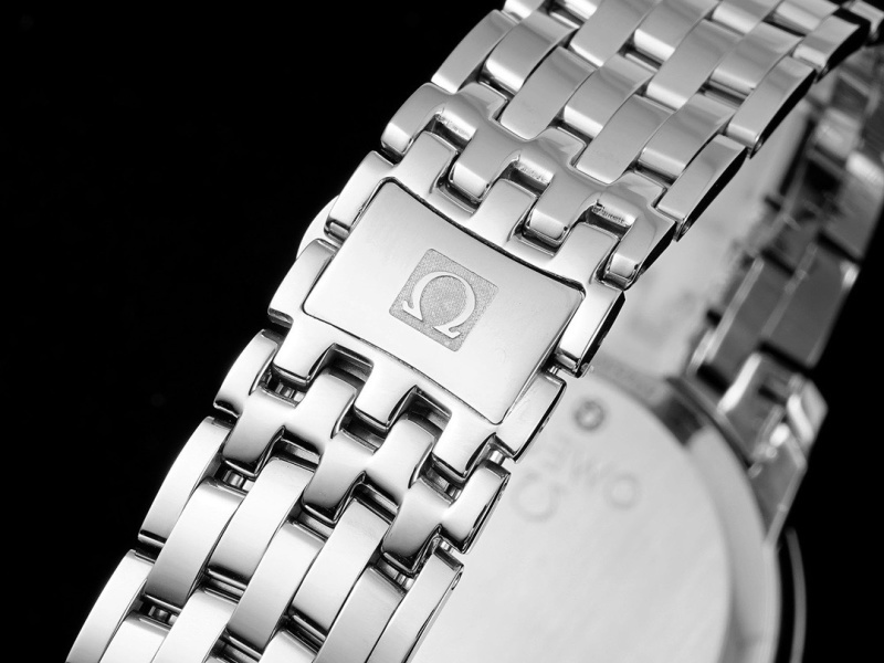 Watch0748