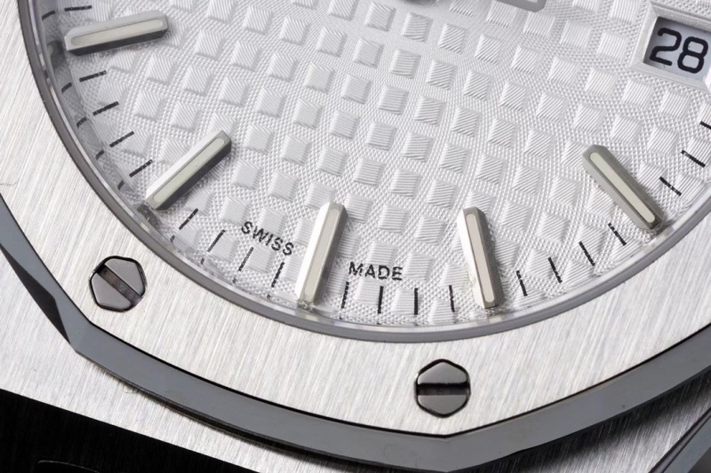 Watch0388
