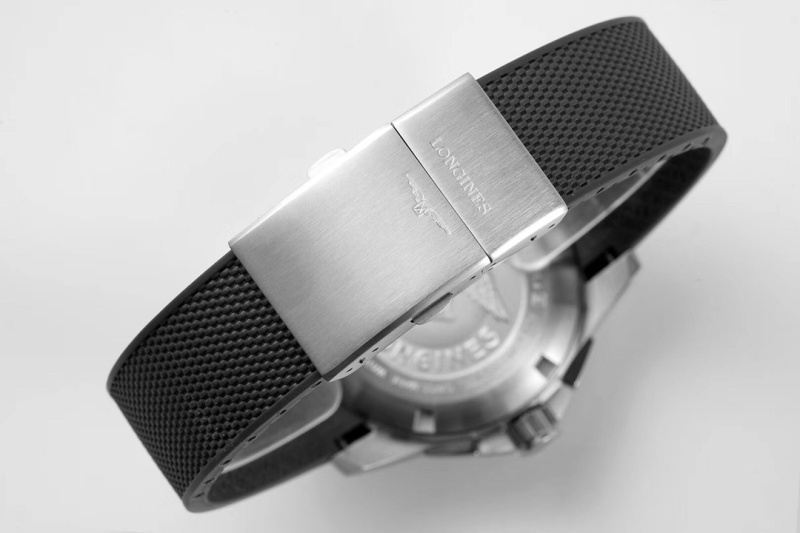 Watch0352