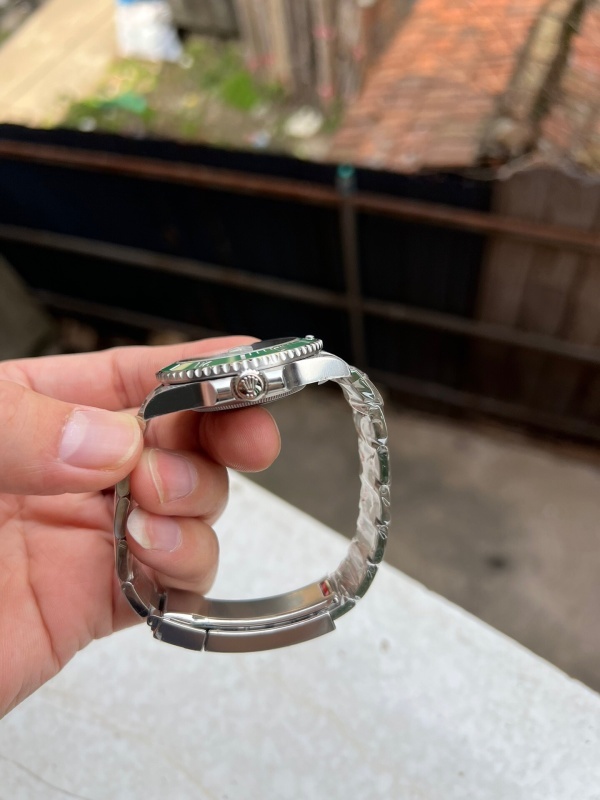 Watch0654