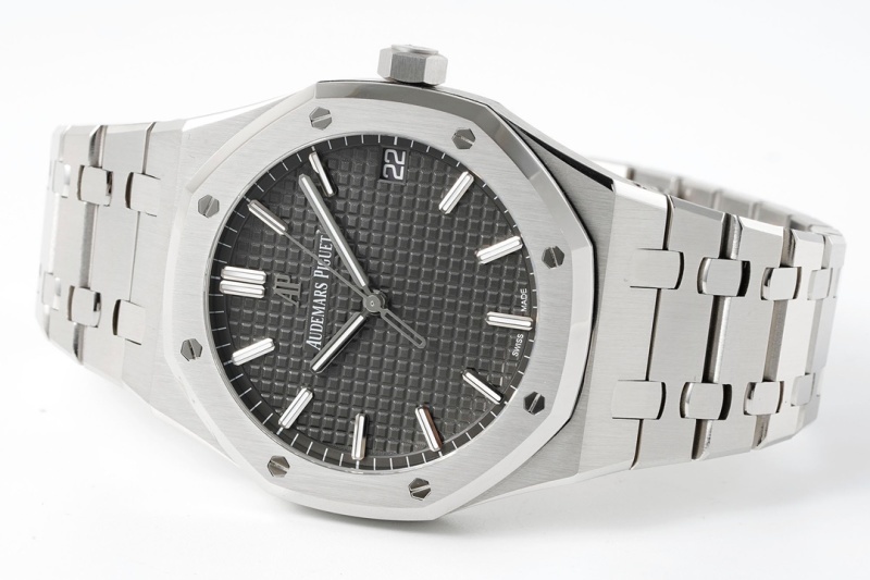 Watch0662