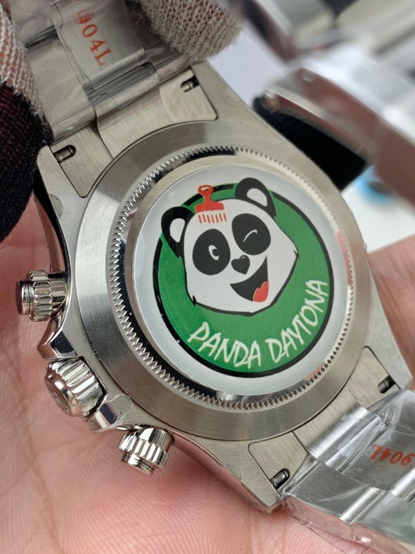 Watch0596